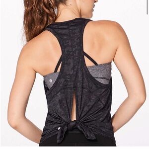 Lululemon miles ahead tank, camo dark green size 8